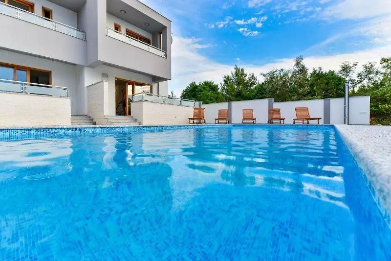 Villa With Pool, 50 M From The Sandy Beach - Id 2209 By Traveler Tourist Agency Krk Затон
