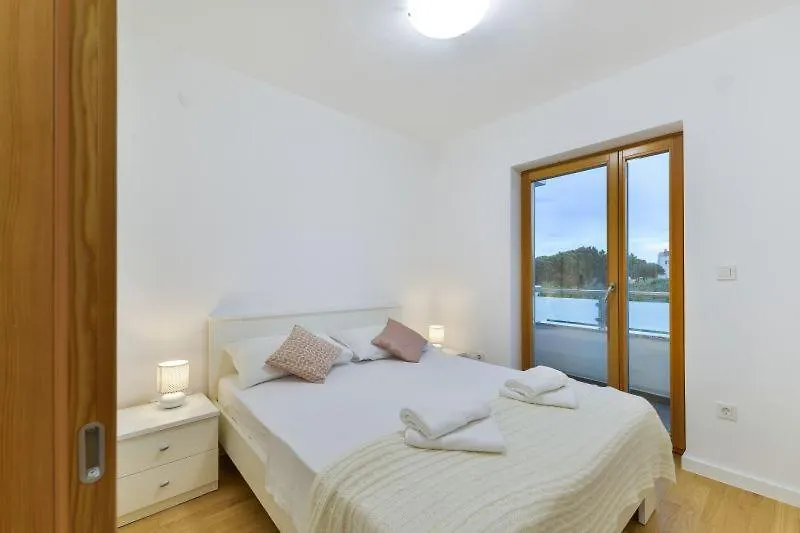 Villa With Pool, 50 M From The Sandy Beach - Id 2209 By Traveler Tourist Agency Krk Затон